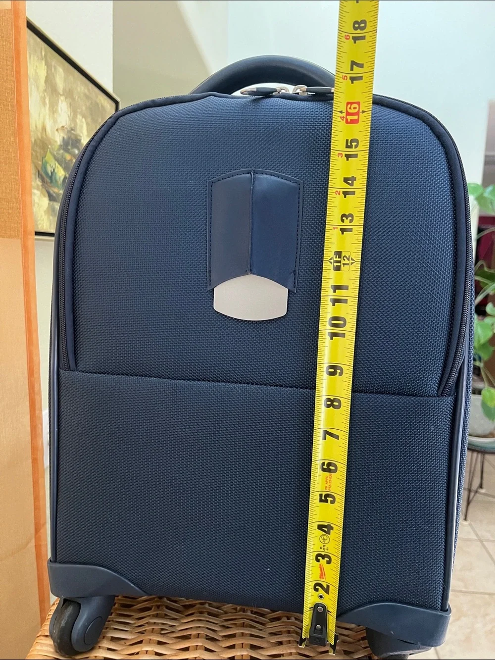 Samsonite 1910 Dark Blue Upright Spinner Carry-On Pre-owned. Very good condition